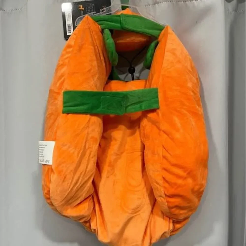 Pet Costume Pumpkin size Large Jack o lantern Pumpkin costume NWT